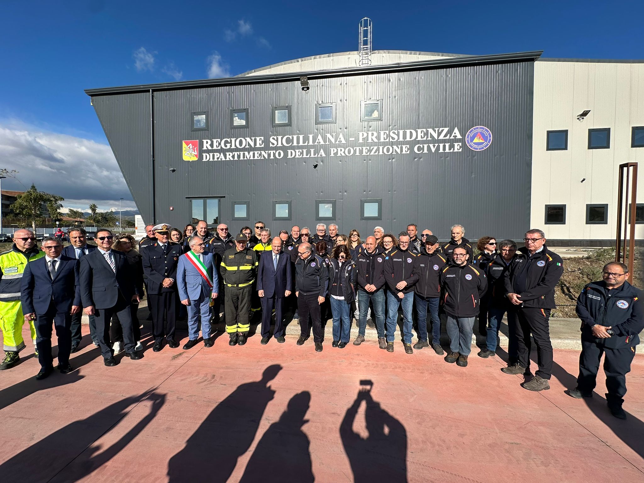 Protezione civile, Schifani visita il centro operativo regionale di San Giovanni La Punta: Struttura moderna nostro fiore all’occhiello, prezioso contributo di personale e volontari